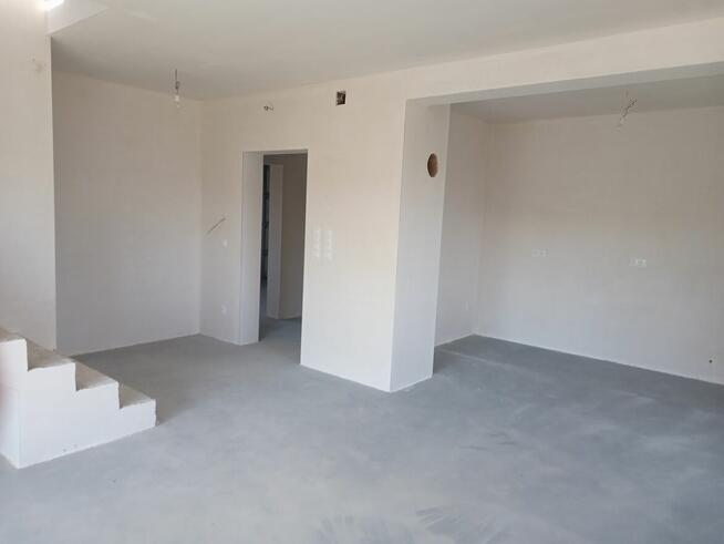 Sprzedam dom z garażem