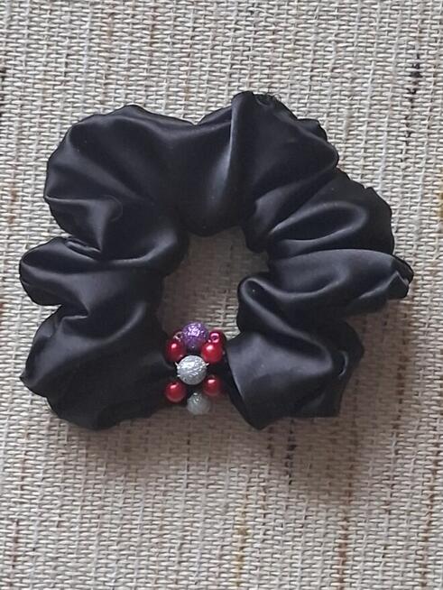 Ozdoby na włosy- gumki z materiałów