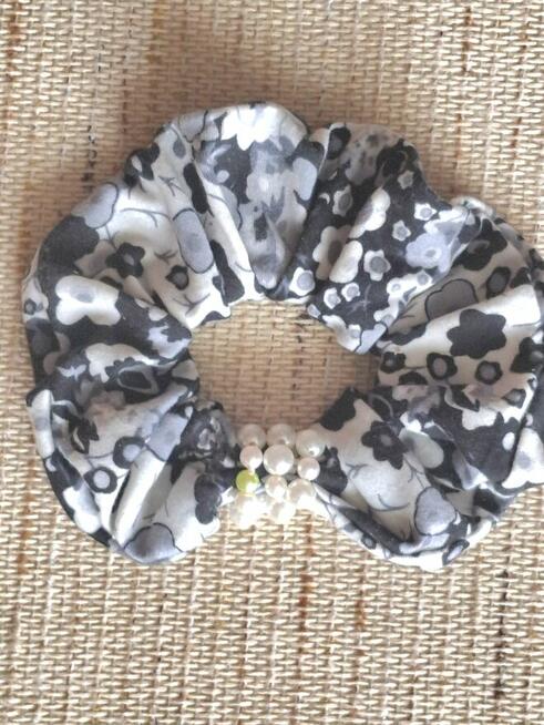 Ozdoby na włosy- gumki z materiałów