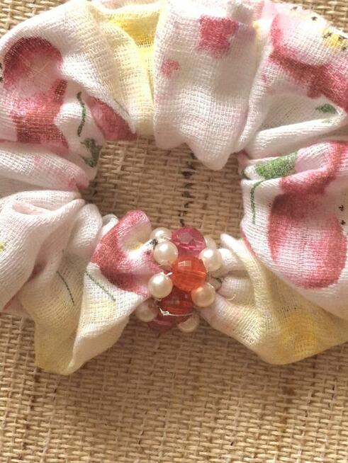 Ozdoby na włosy- gumki z materiałów