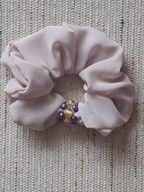 Ozdoby na włosy- gumki z materiałów