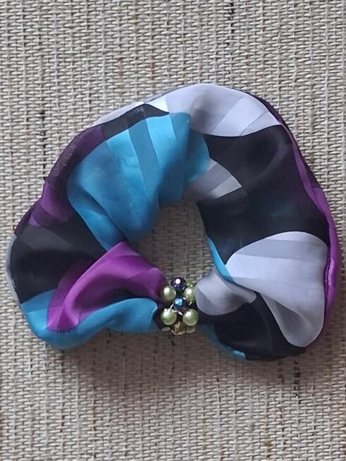 Ozdoby na włosy- gumki z materiałów