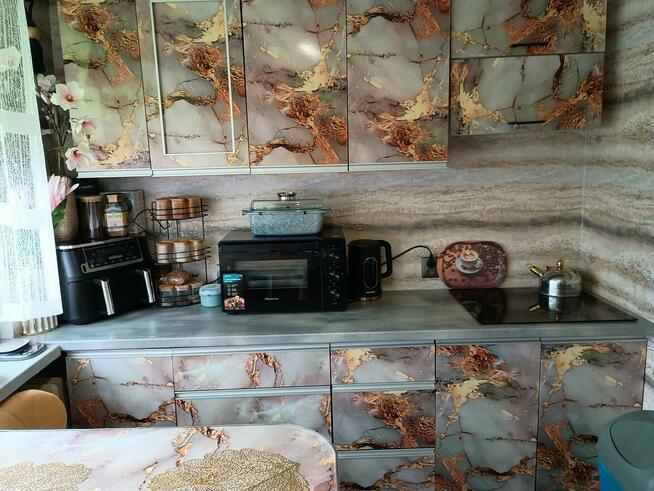 Sprzedam 2 pokoje 4p. z całym wyposażeniem