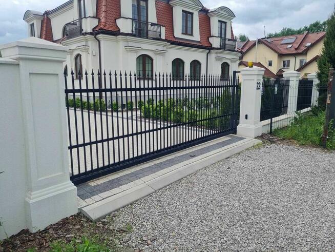 Słupy Dworkowe, Ogrodzenia Dworkowe, STYL I KLASA