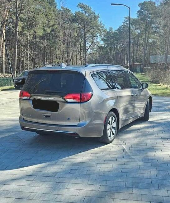 CHRYSLER PACIFICA Hybryda Plug In - dach panoramiczny