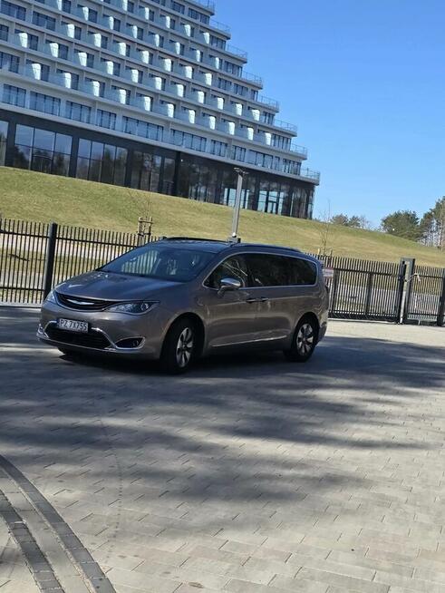 CHRYSLER PACIFICA Hybryda Plug In - dach panoramiczny