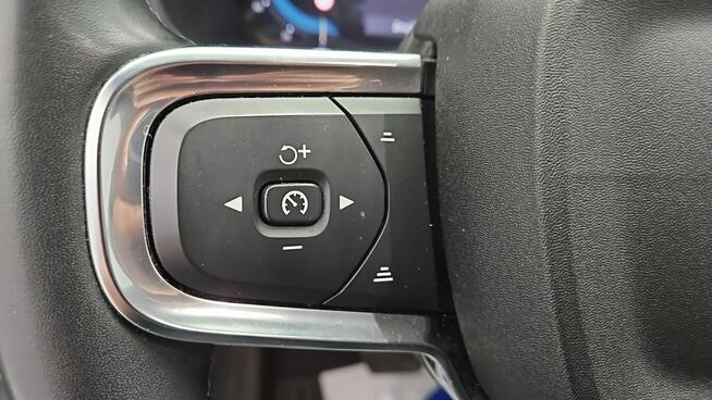 Volvo XC 40 B3 Core aut ! Z Polskiego Salonu ! Faktura VAT !
