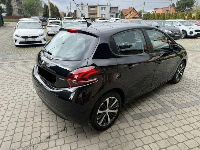 Peugeot 208 1,2 82KM Klimatronik Navi Kamera CarPlay