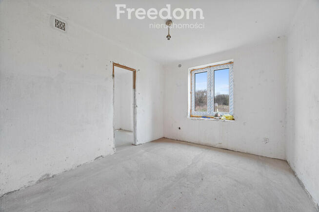 Dom 140 m² + poddasze 93 m² | działka 6743 m²
