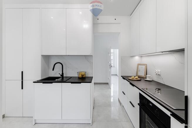 Słoneczne mieszkanie po remoncie (3 pokoje)