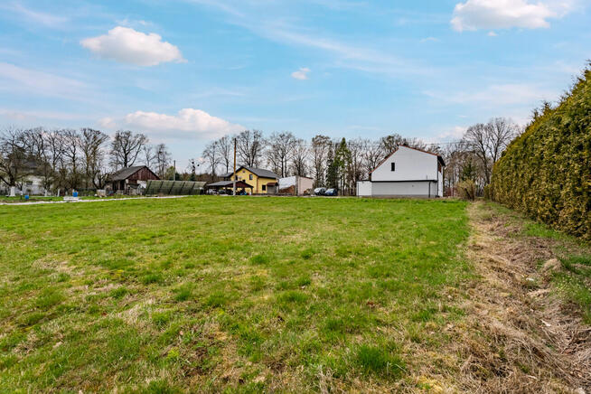 Działka 1037 m2 Jarząbkowice gm. Pawłowice - media, udział w