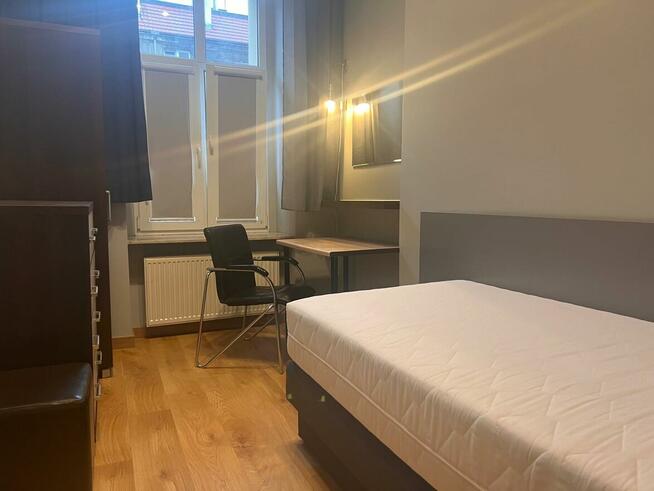 trzy pokoje jednoosobowe blisko pl. Grunwaldzkiego