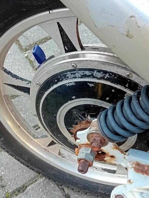 skuter uszkodzony brak kluczyka i bateria do wymiany