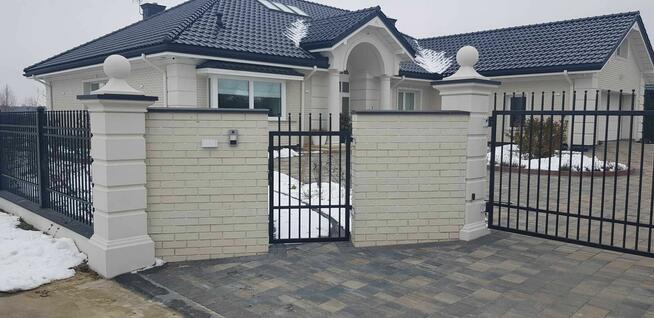 Słupy Dworkowe, Ogrodzenia Dworkowe, STYL I KLASA