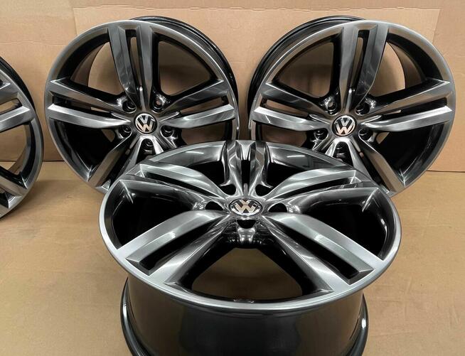 VW Touareg gen. I, II, II FL 9Jx20 ET57 5x130 7P6601025E