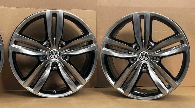 VW Touareg gen. I, II, II FL 9Jx20 ET57 5x130 7P6601025E
