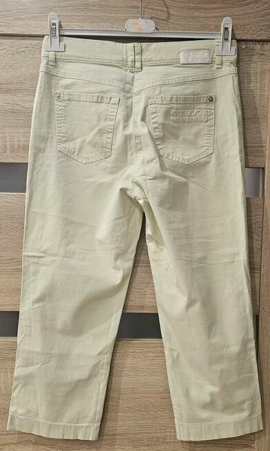 Spodnie rybaczki firmy Gerry Weber.