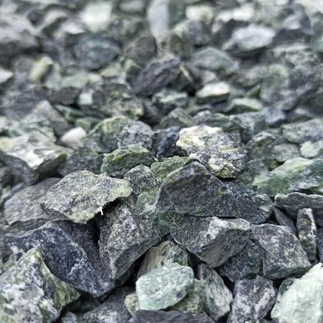 Grys Zielony Serpentynit kamień Głaz Kora Kamienna Marianna