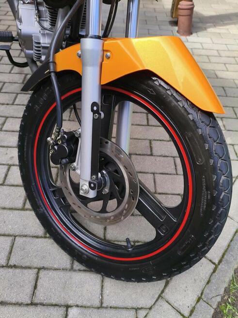 Motor Junak Zipp Toros 125