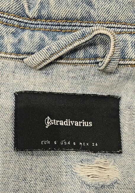 Katana firmy Stradivarius.