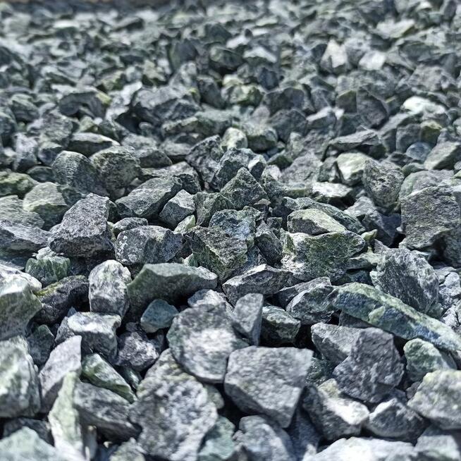 Grys Zielony Serpentynit kamień Głaz Kora Kamienna Marianna