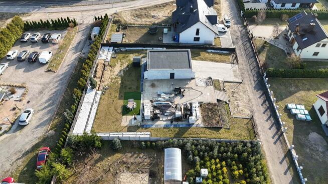 budowlana z projektem i rozpoczętą budową