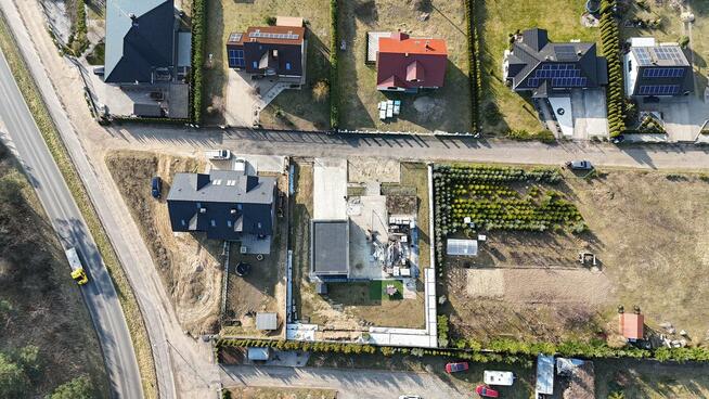 budowlana z projektem i rozpoczętą budową