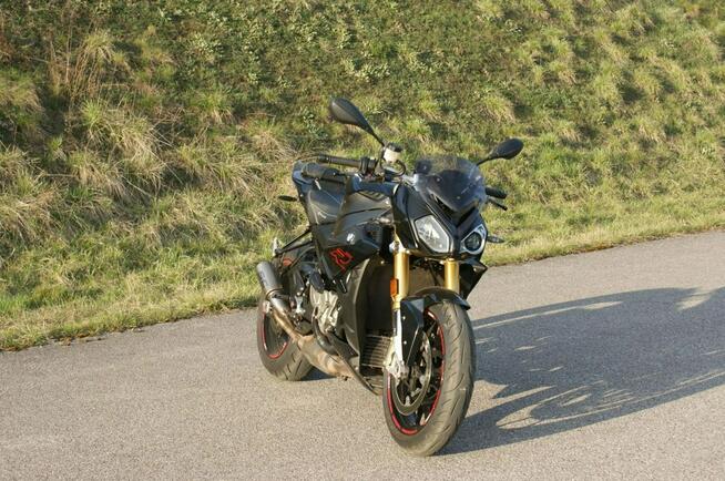 BMW S