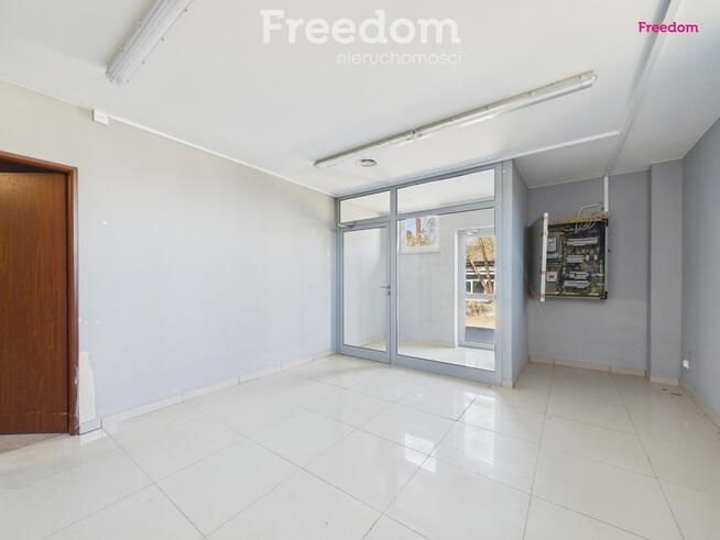 Na wynajem hala 1000m2 z pomieszczeniami biurowymi