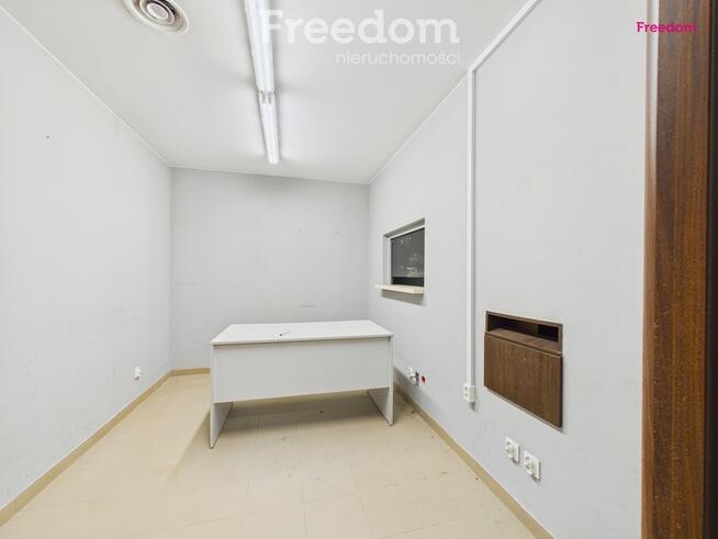 Na wynajem hala 1000m2 z pomieszczeniami biurowymi