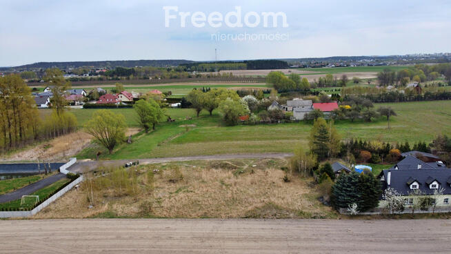 Sokółki, działka 8,37 a pod dom – prąd w drodze