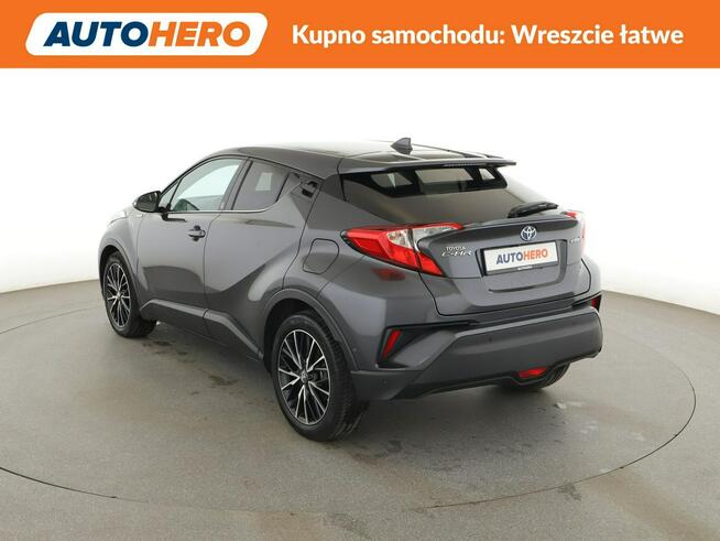 Toyota C-HR navi kamera grzane fotele ACC LED