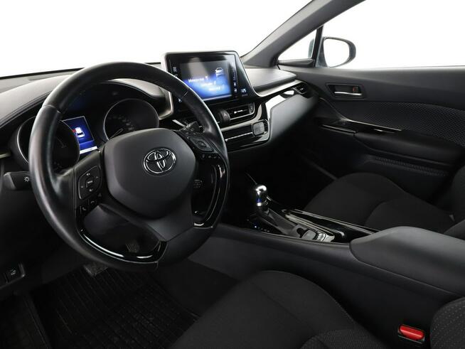 Toyota C-HR navi kamera grzane fotele ACC LED