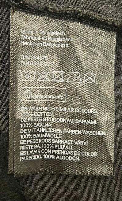Sukienka firmy H&M.