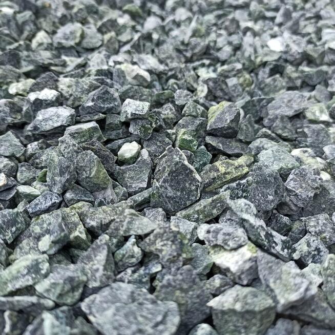 Grys Zielony Serpentynit kamień Głaz Kora Kamienna Marianna
