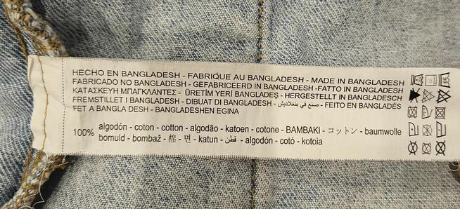 Katana firmy Stradivarius.