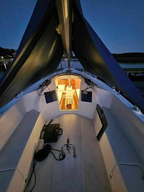 Jacht zaglowy Twister 26 White Eagle Laweta Silnik Tohatsu