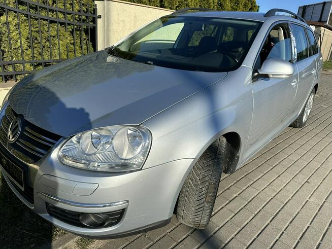 Volkswagen Golf 1,9 TDi,CLIMAtronic,nawigacja, podg. fotele, hak,parktronik, z Niemiec