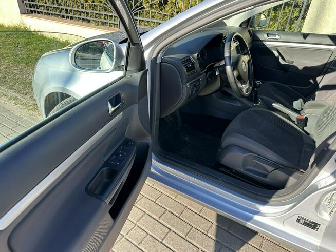 Volkswagen Golf 1,9 TDi,CLIMAtronic,nawigacja, podg. fotele, hak,parktronik, z Niemiec