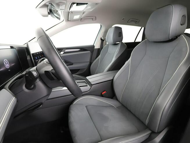 Volkswagen Passat Variant mHEV DSG full LED virtual cocpit navi grzane fotele kamery i czujniki