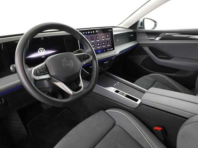 Volkswagen Passat Variant mHEV DSG full LED virtual cocpit navi grzane fotele kamery i czujniki