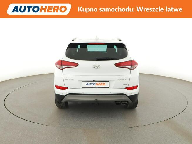 Hyundai Tucson automat 4x4 navi klima auto grzane fotele kamera i czujniki parkowania