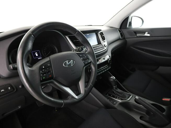 Hyundai Tucson automat 4x4 navi klima auto grzane fotele kamera i czujniki parkowania