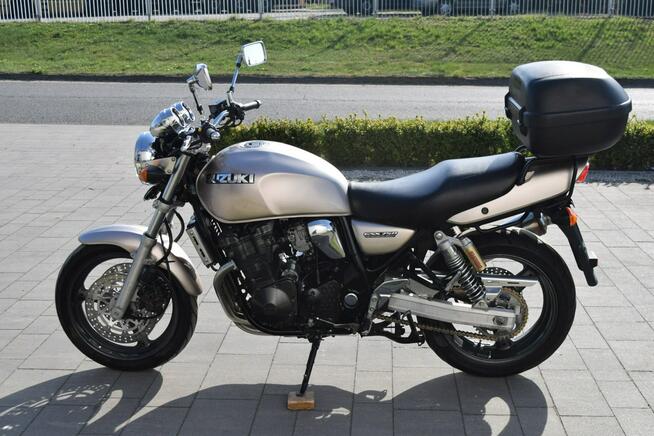 Suzuki GSX Inazuma 1 ręka, kufer centralny, cały w oryginale, dok. na km, z niemi