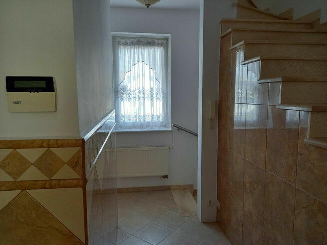 234m2 szeregowiec 5 pokoi, piwnica, garaż