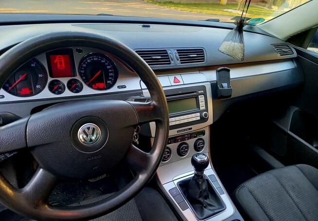 VOLKSWAGEN PASAT
