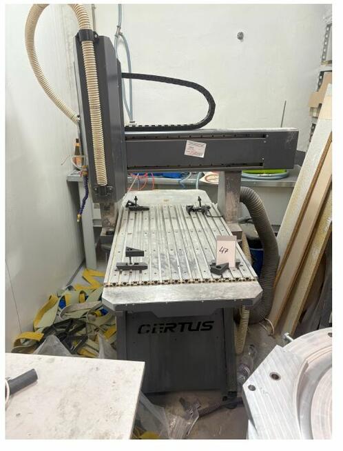 Frezarka trzyosiowa CNC + panel operatorski CERTUS