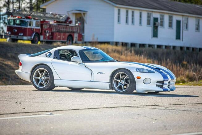 Dodge Viper GTS Kolekcjonerski rocznik 1997 Brutalna Moc V10