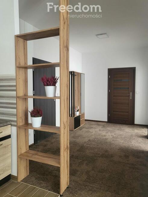 Ostatni apartament nad jeziorem w otoczeniu lasów.
