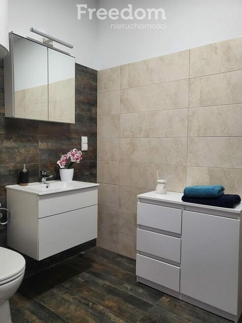 Ostatni apartament nad jeziorem w otoczeniu lasów.